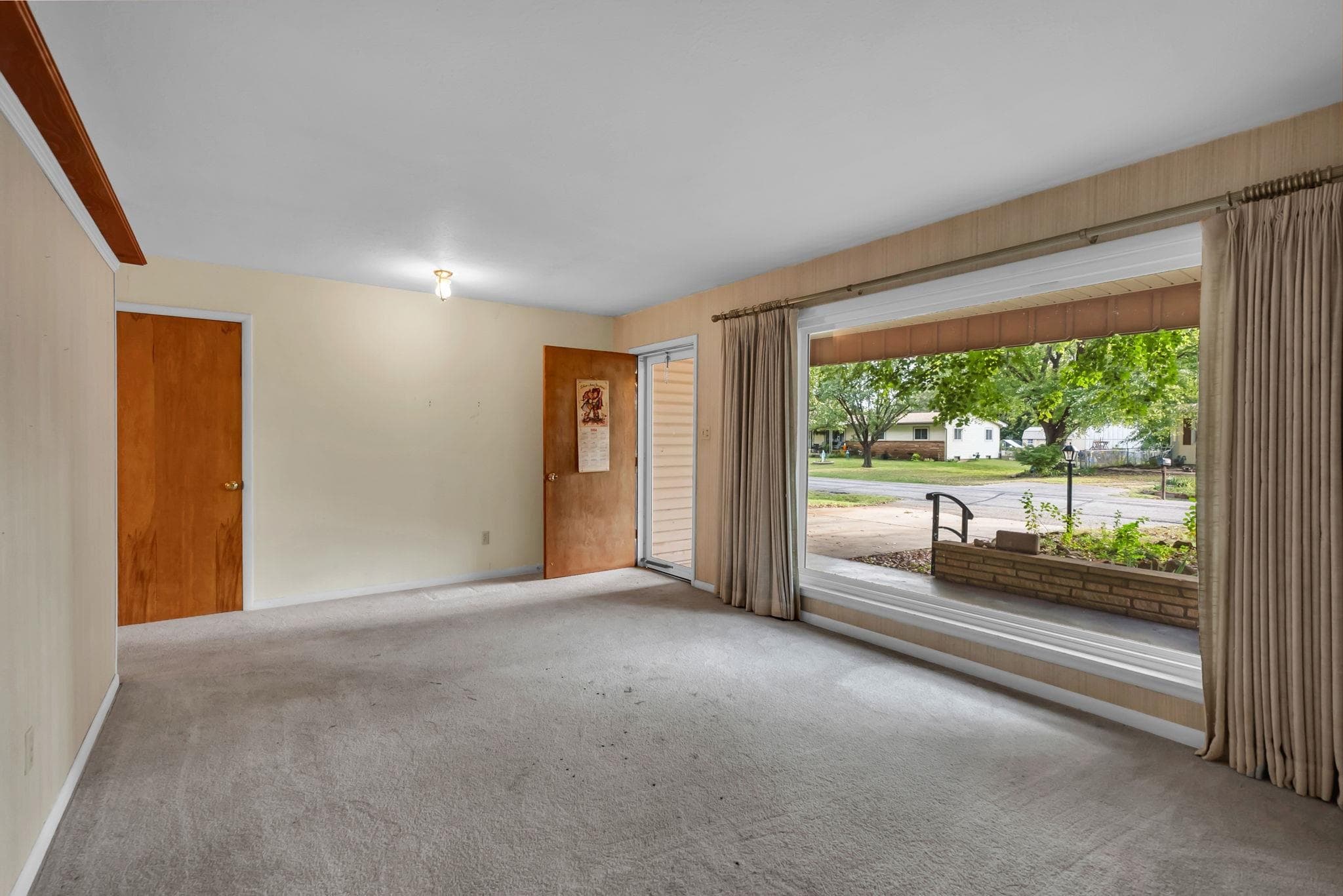 6147 S Lulu Ave photo 5