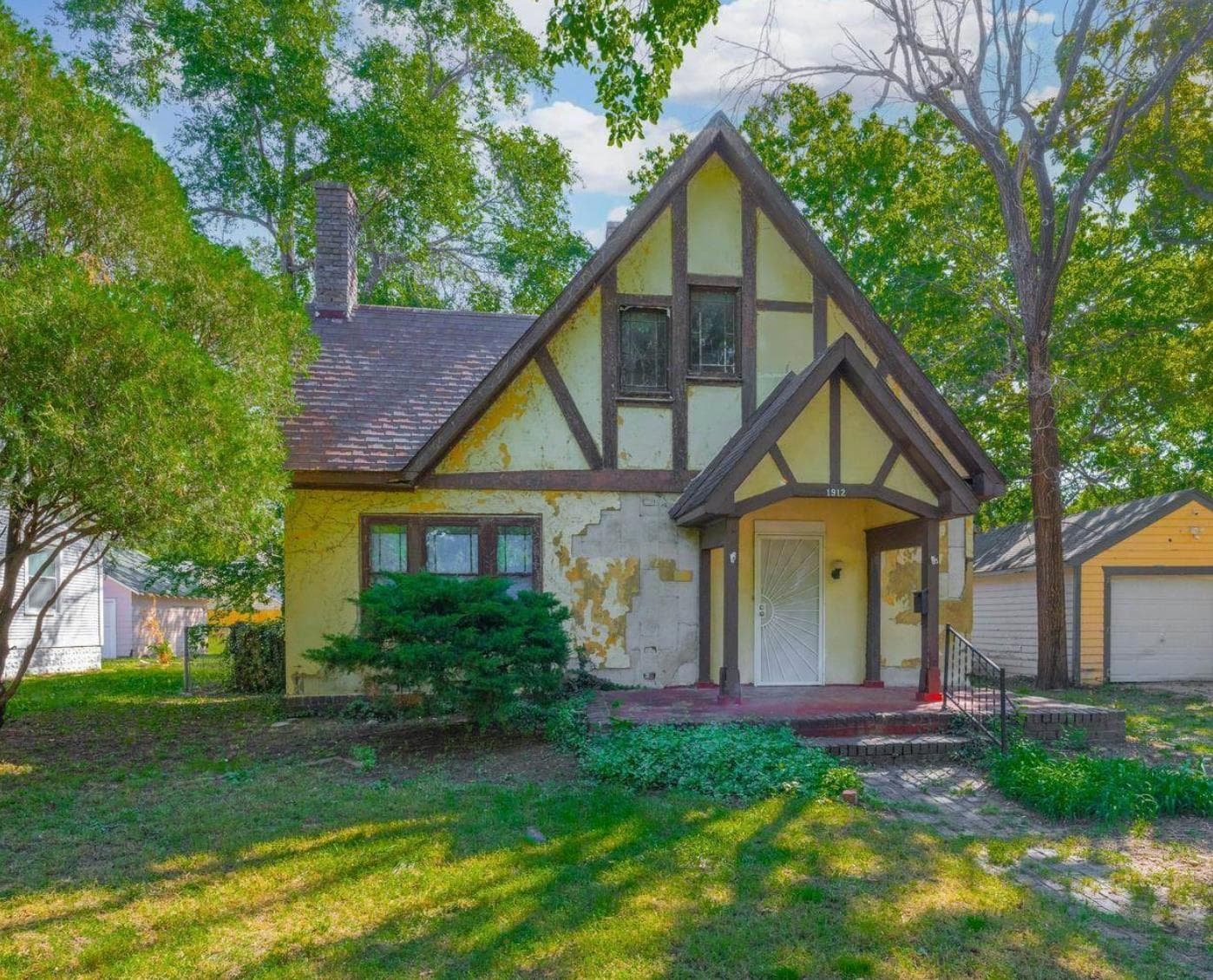 1912 N Park Pl