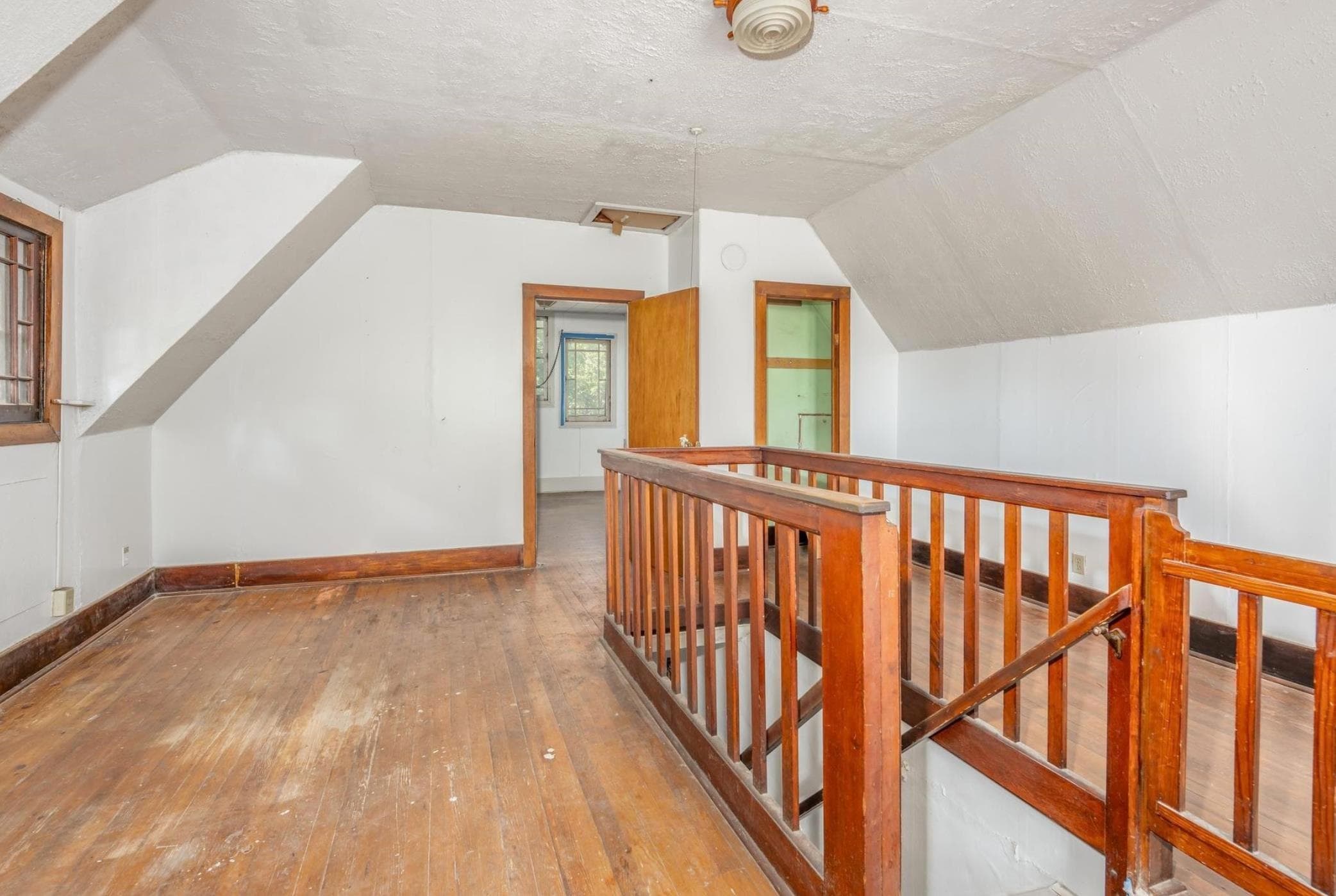 1912 N Park Pl photo 3