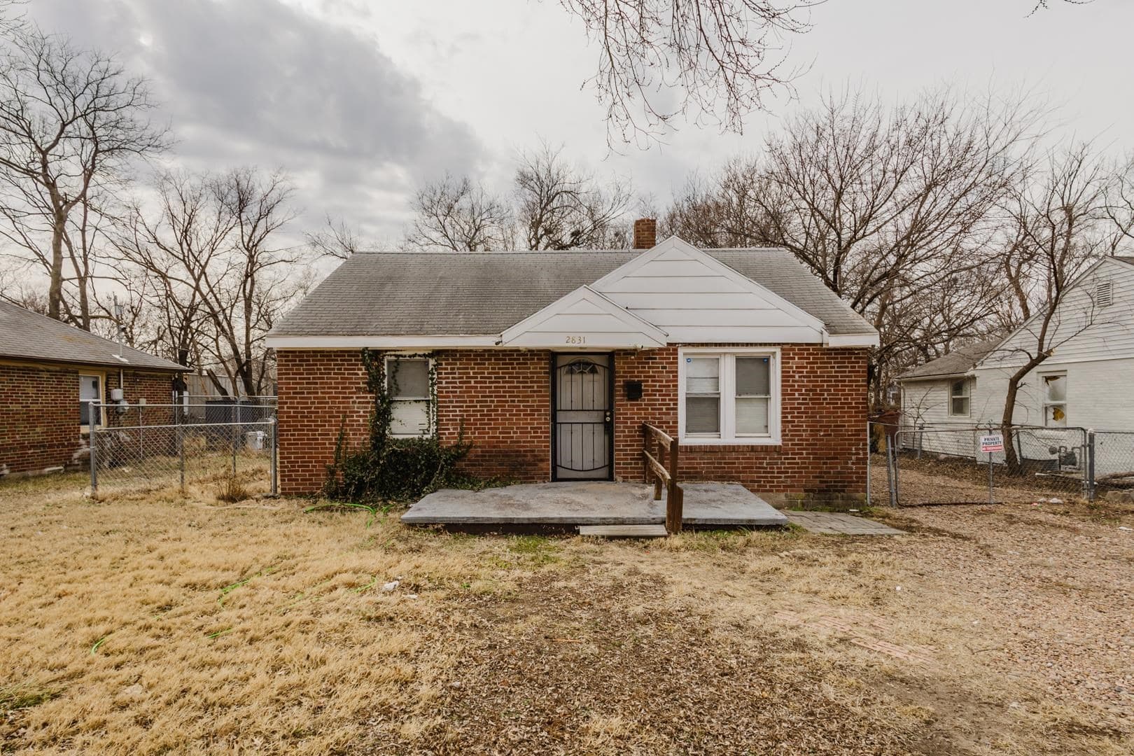 2831 E Stadium
