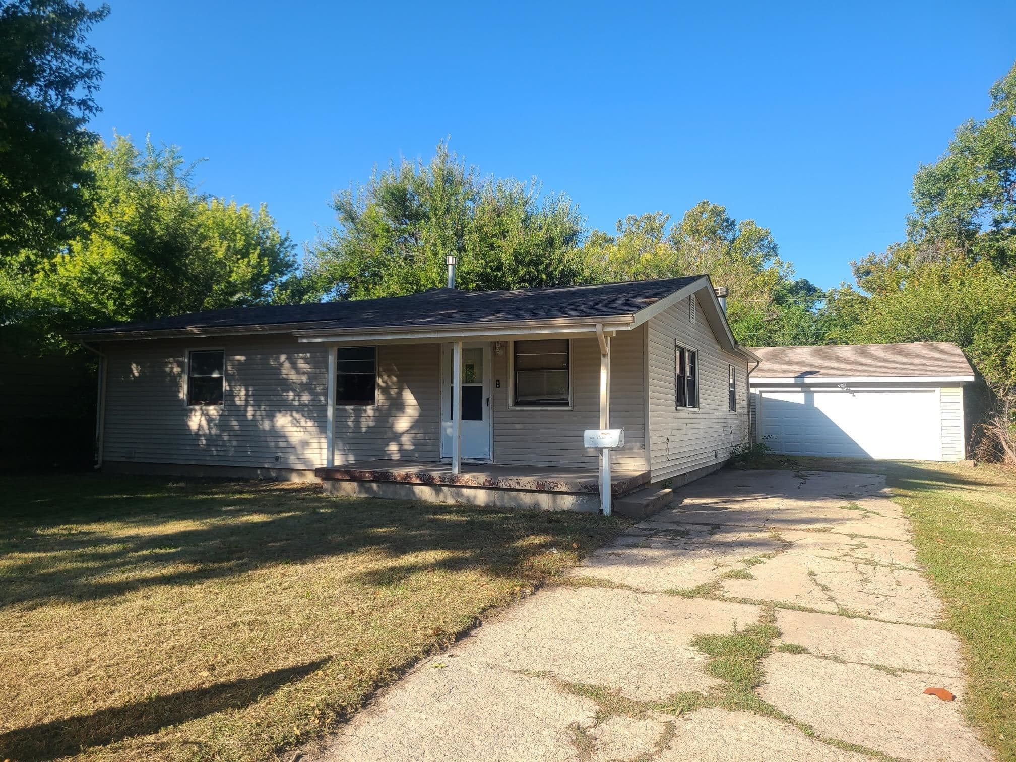 4635 S Glenn