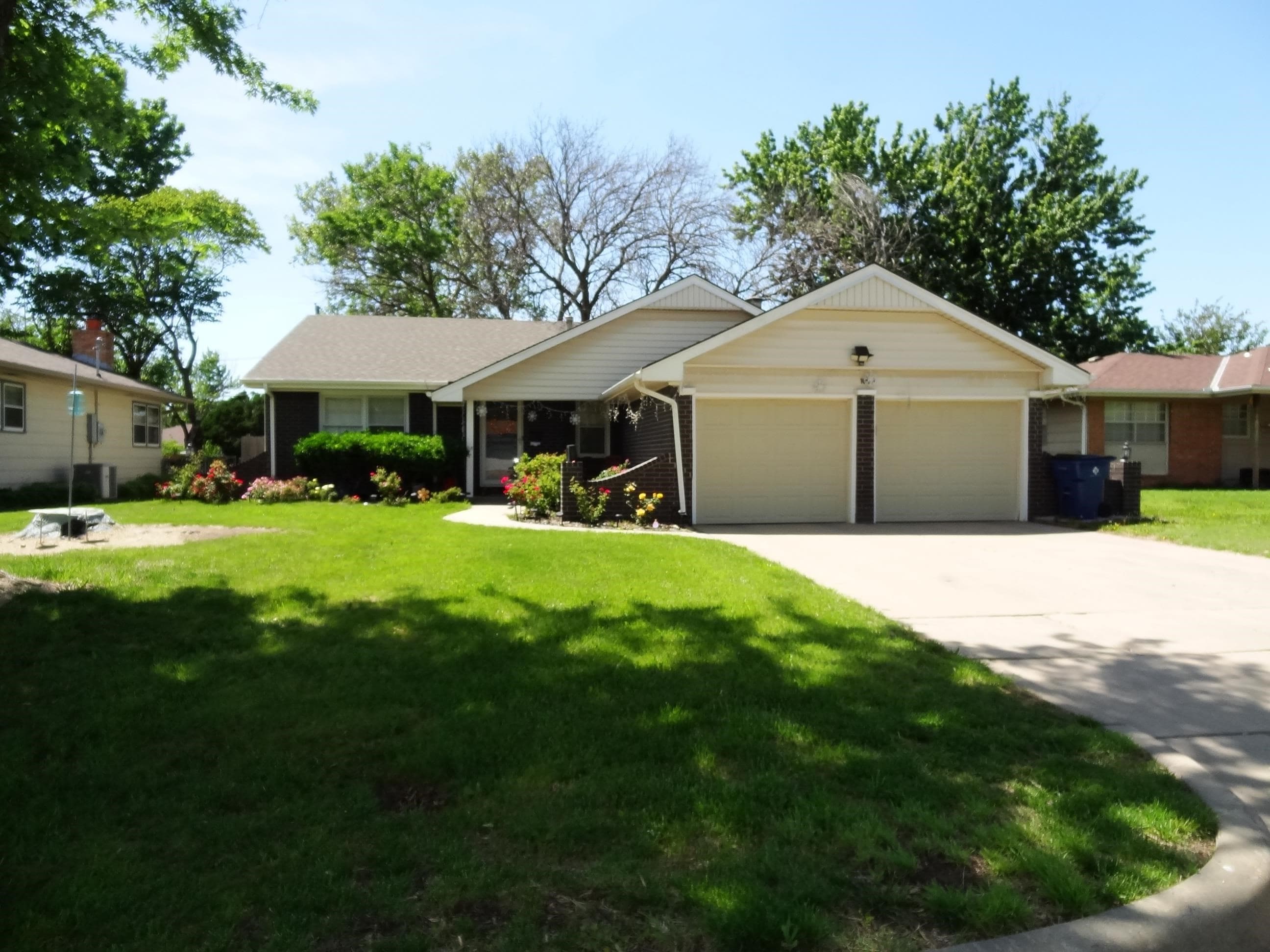 1009 S Dalton