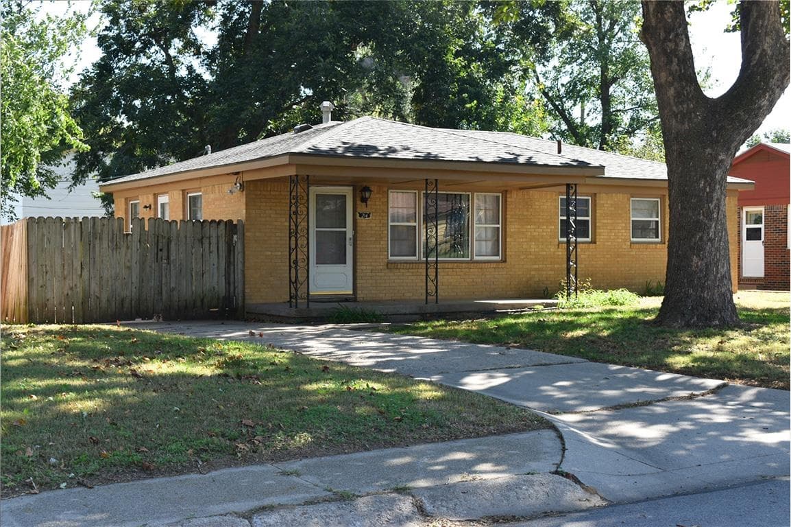 214 Stearns Ave