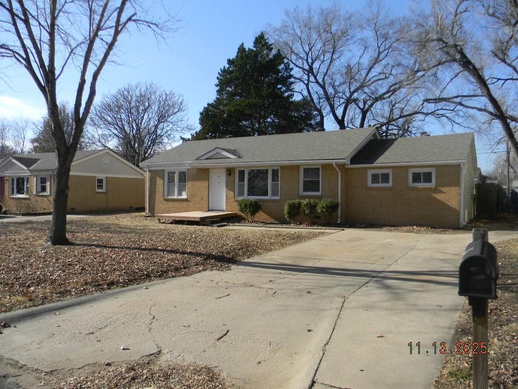 215 S Sunset Ave