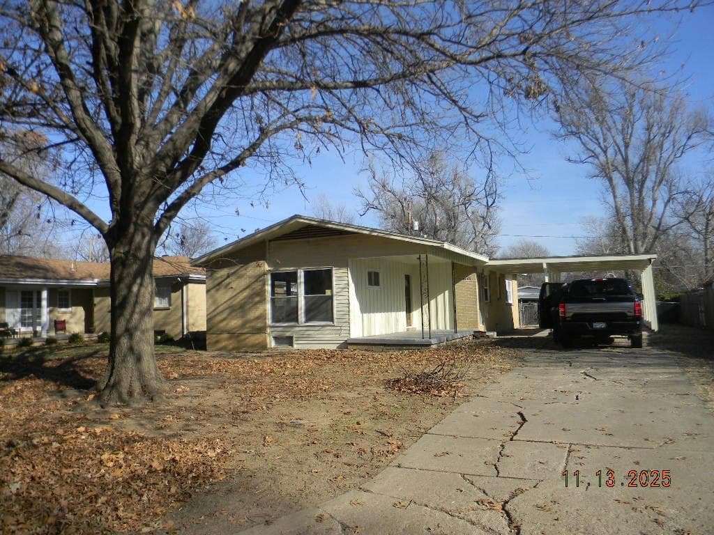 354 N Slade