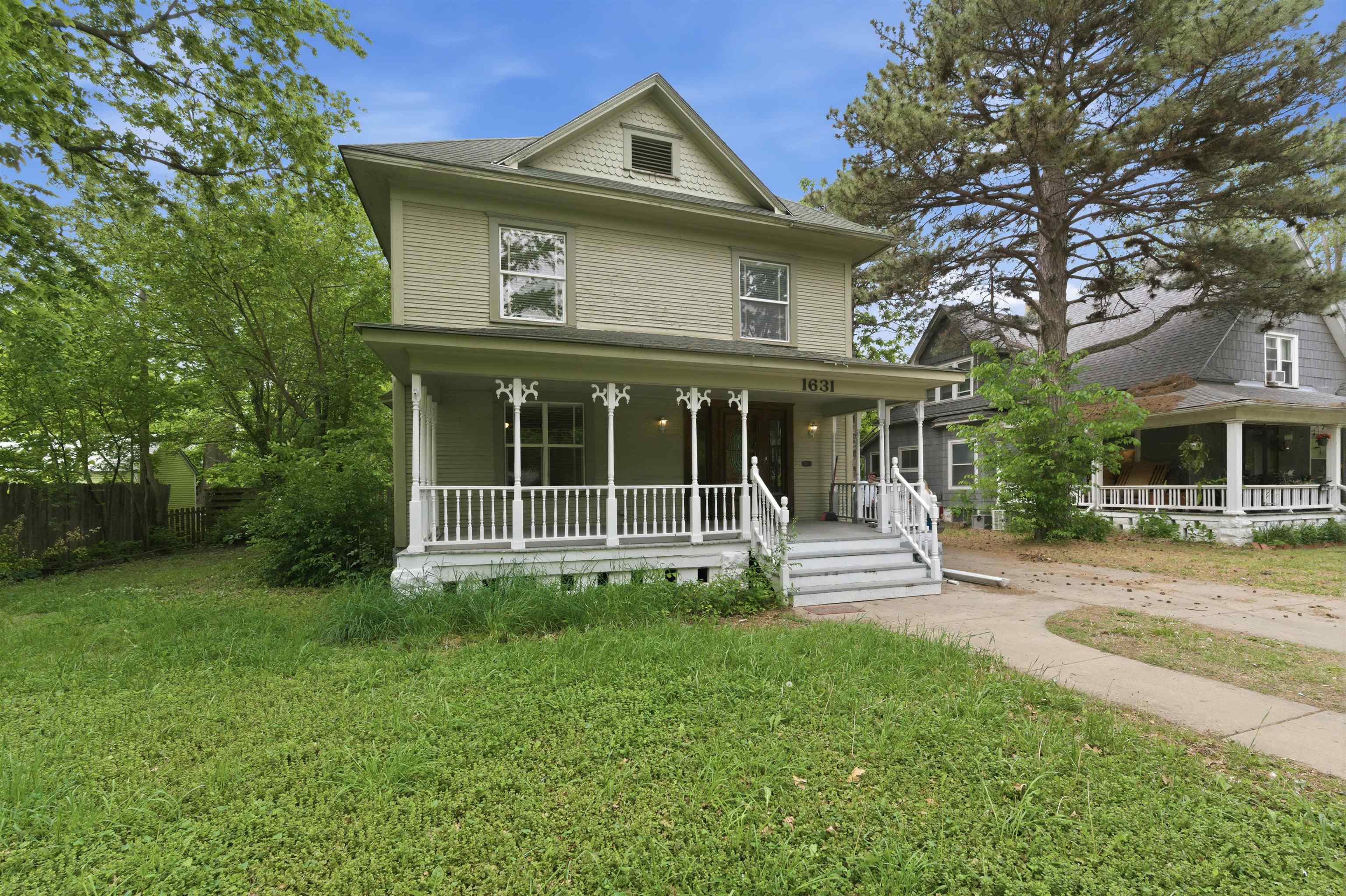 1631 N Fairview