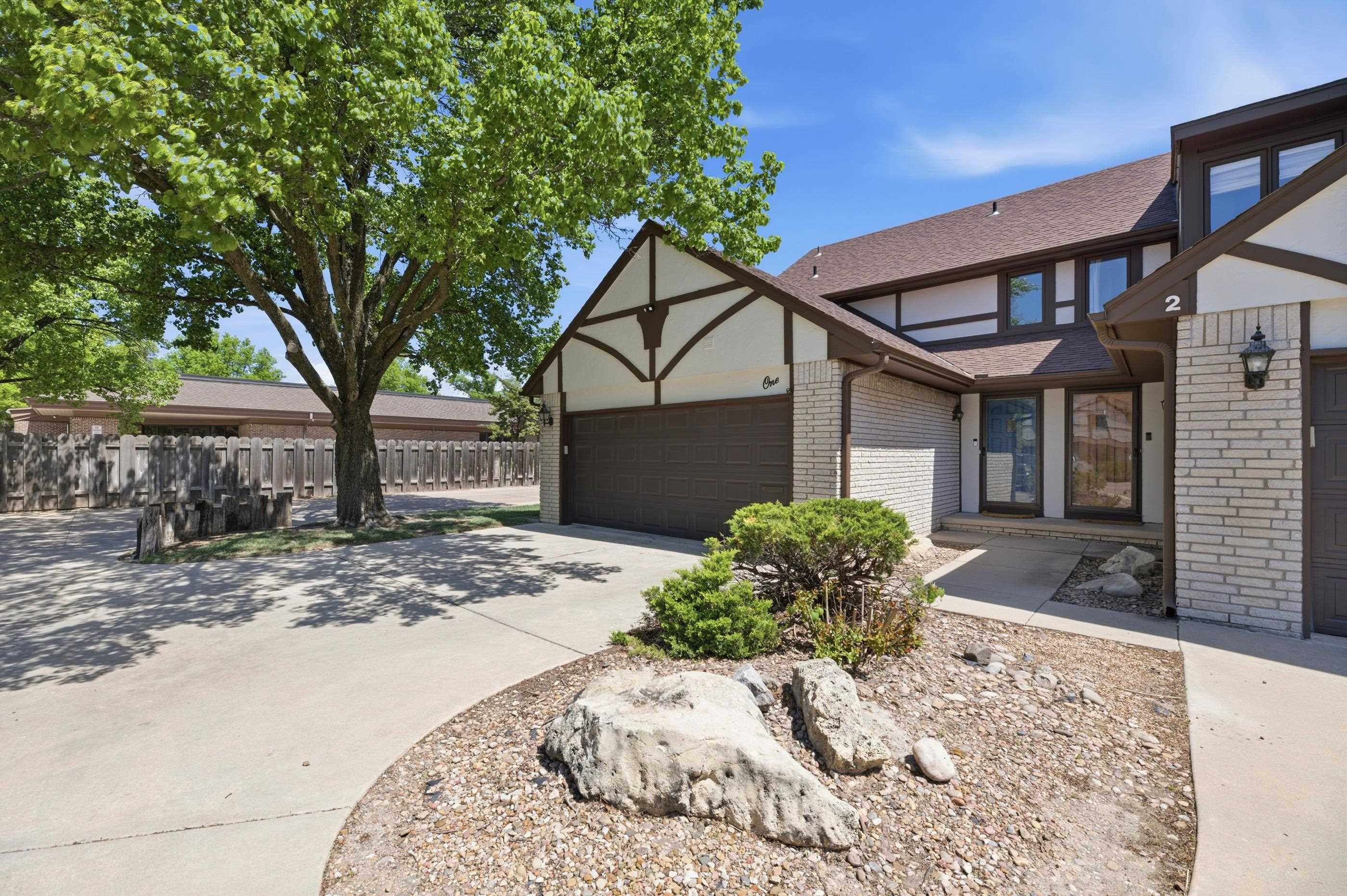 641 N Woodlawn #1
