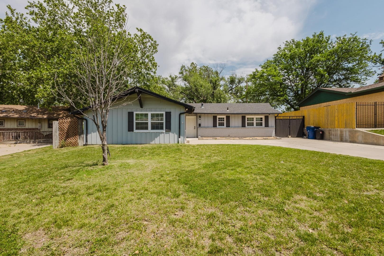 1022 S Wicker