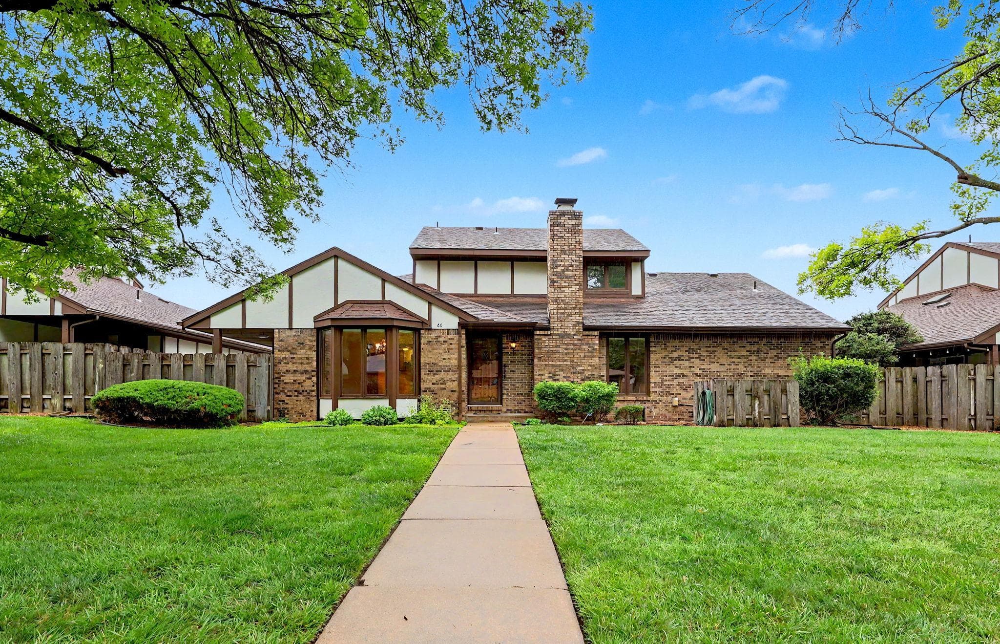 641 N Woodlawn #60