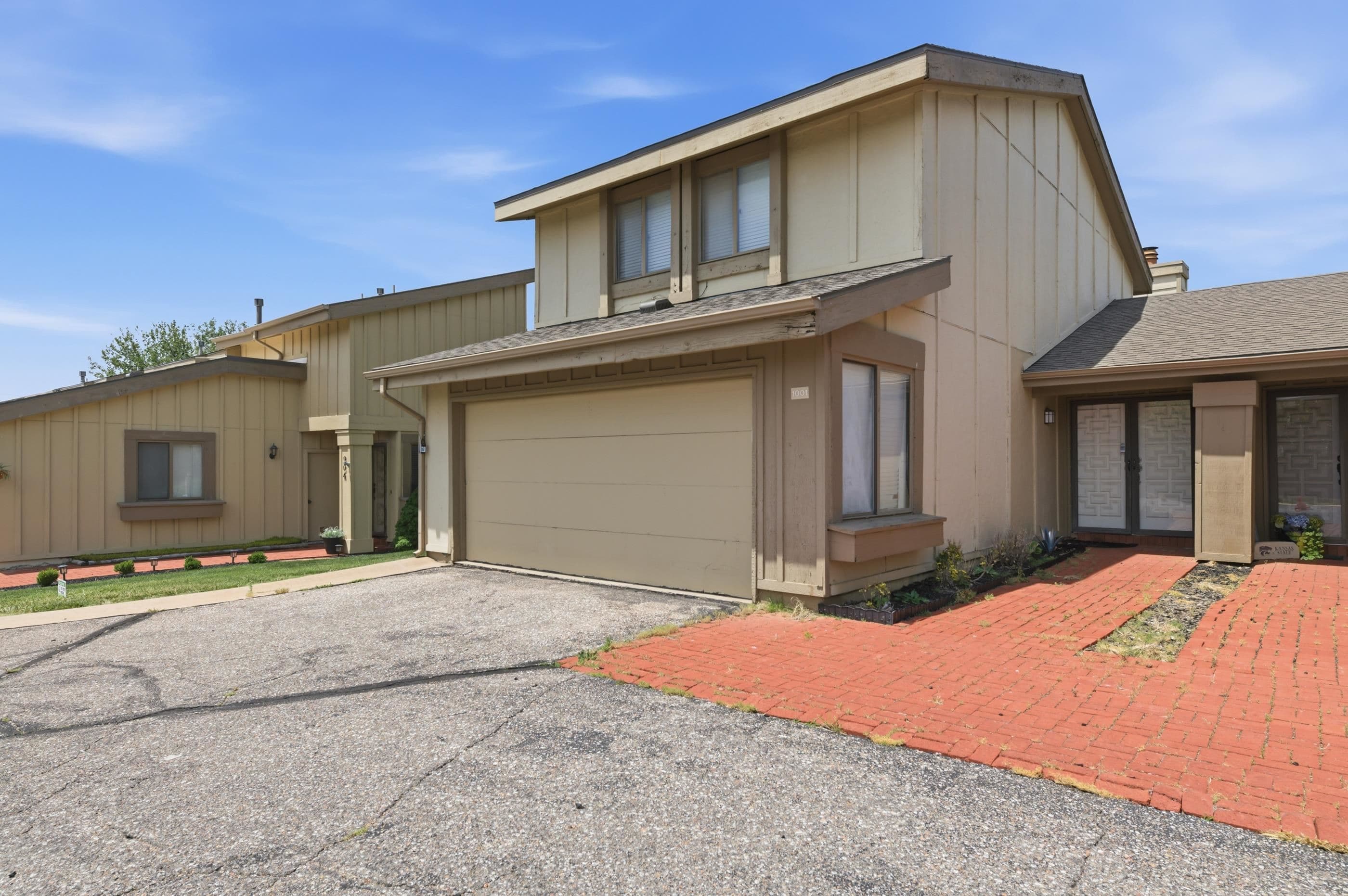 8201 E Harry St Apt 1001