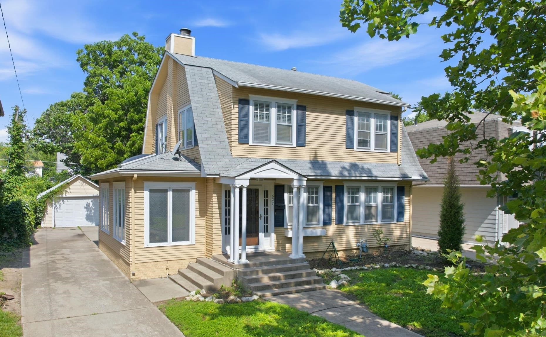 627 N Pershing