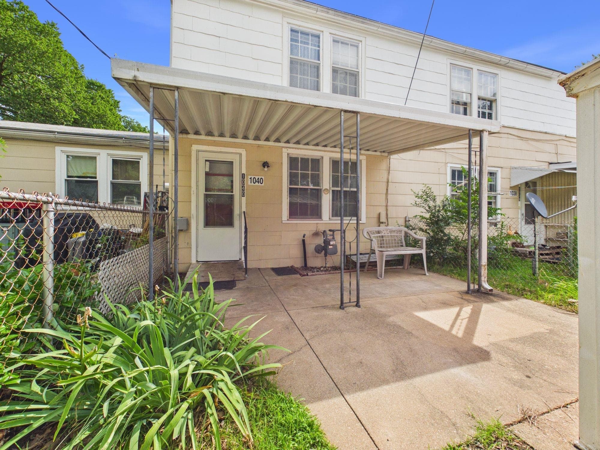 1040 S Pershing