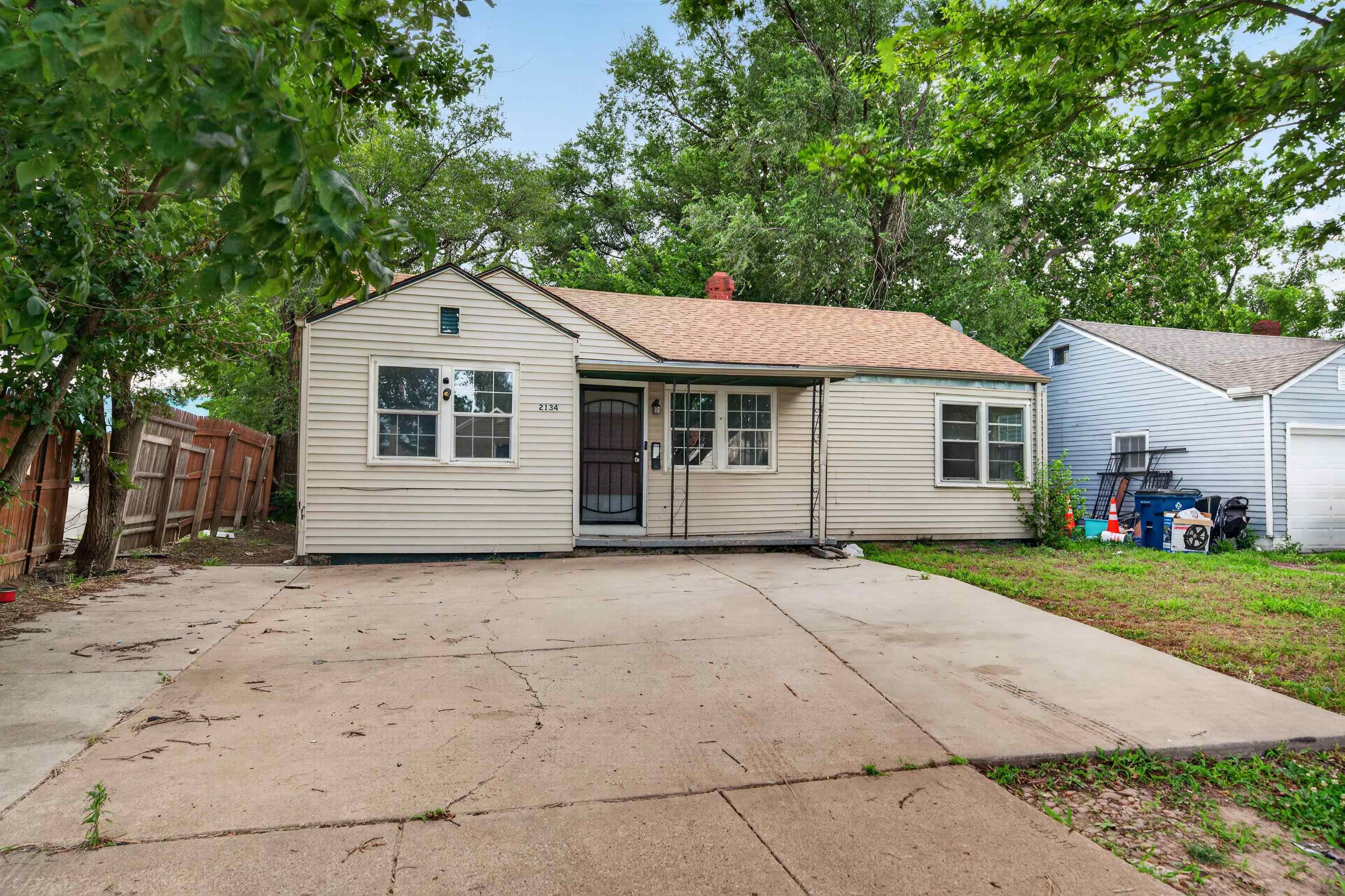 2134 N Minnesota