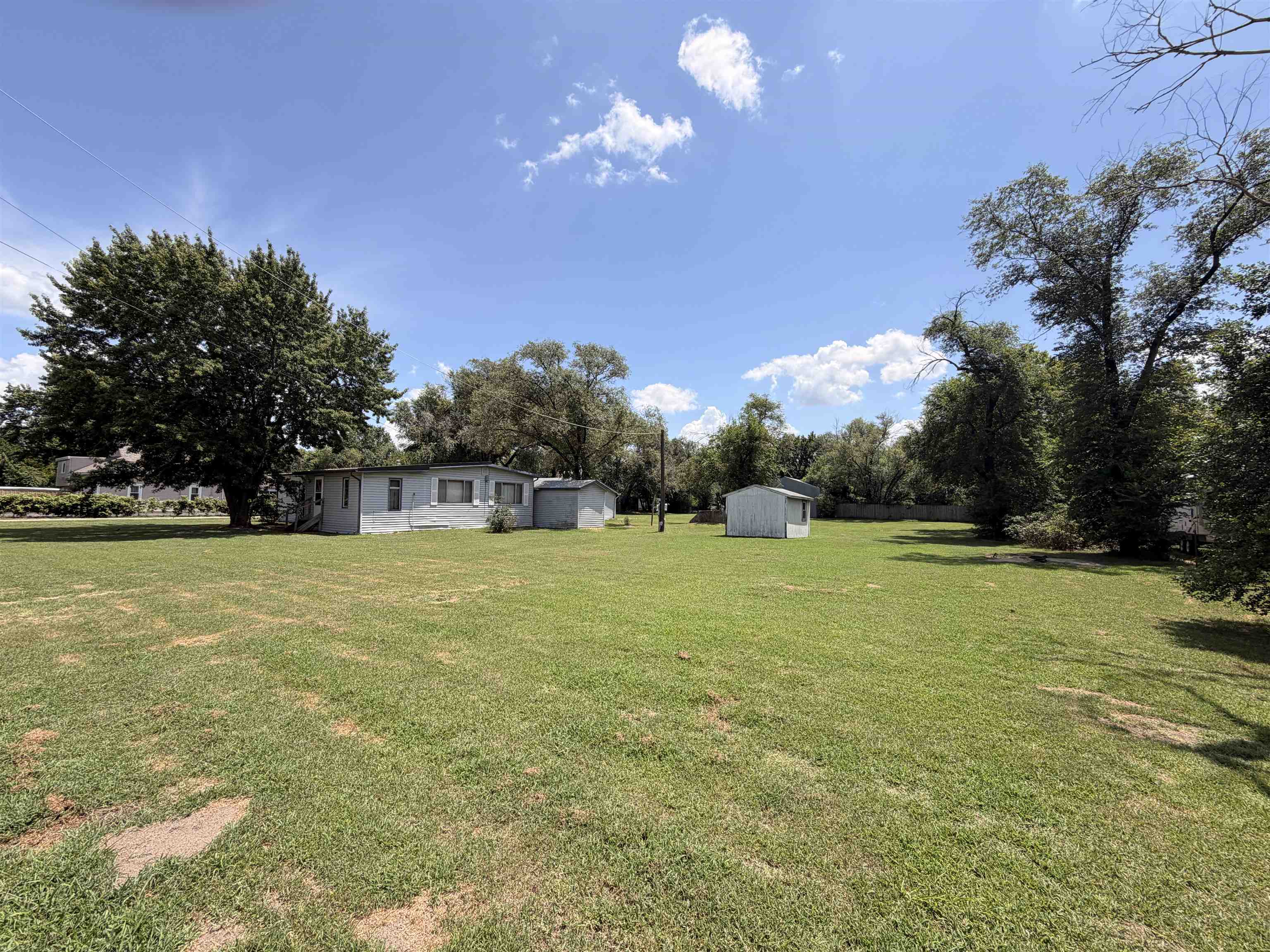 739 W 55th