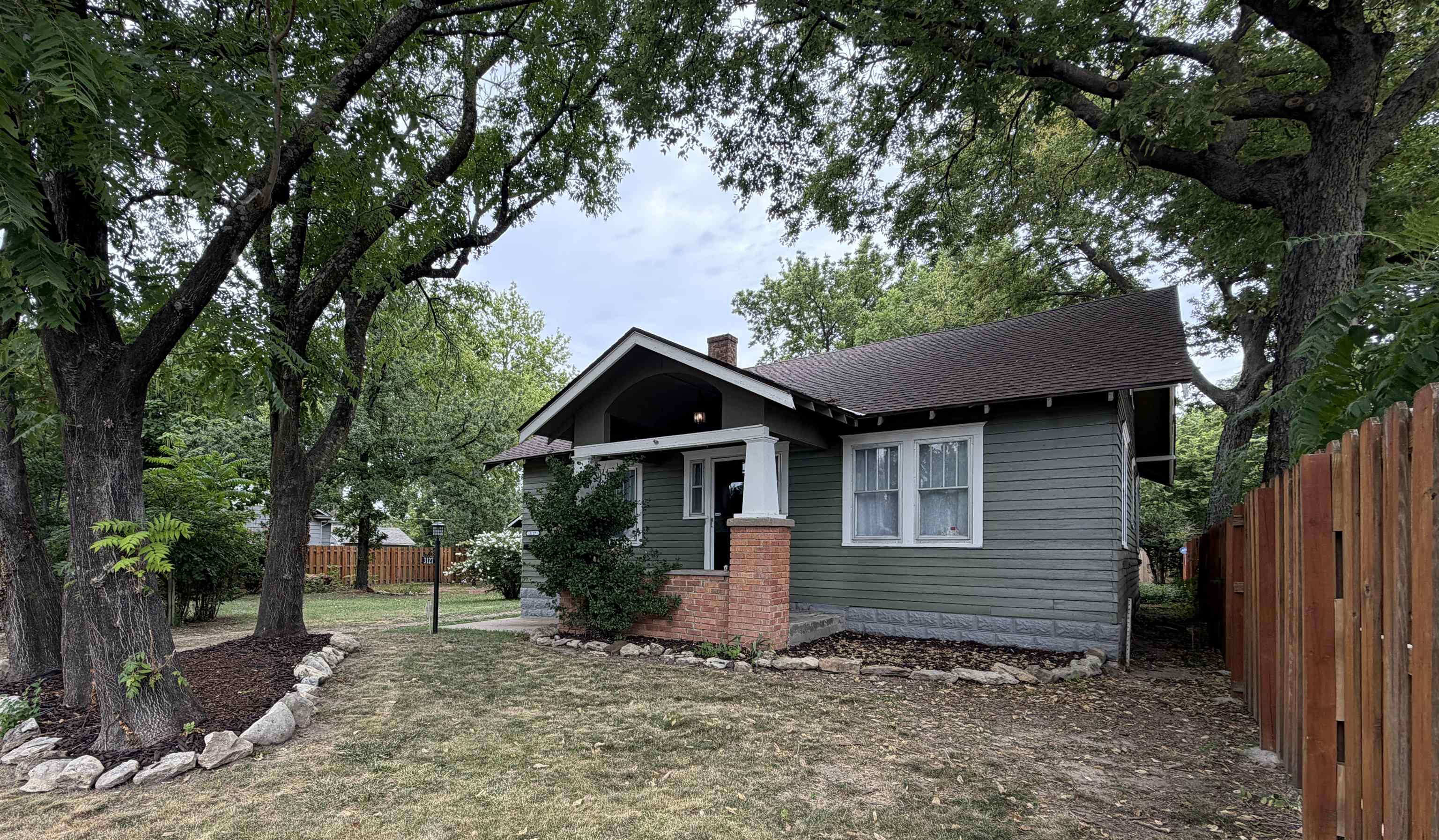 3127 W Maple