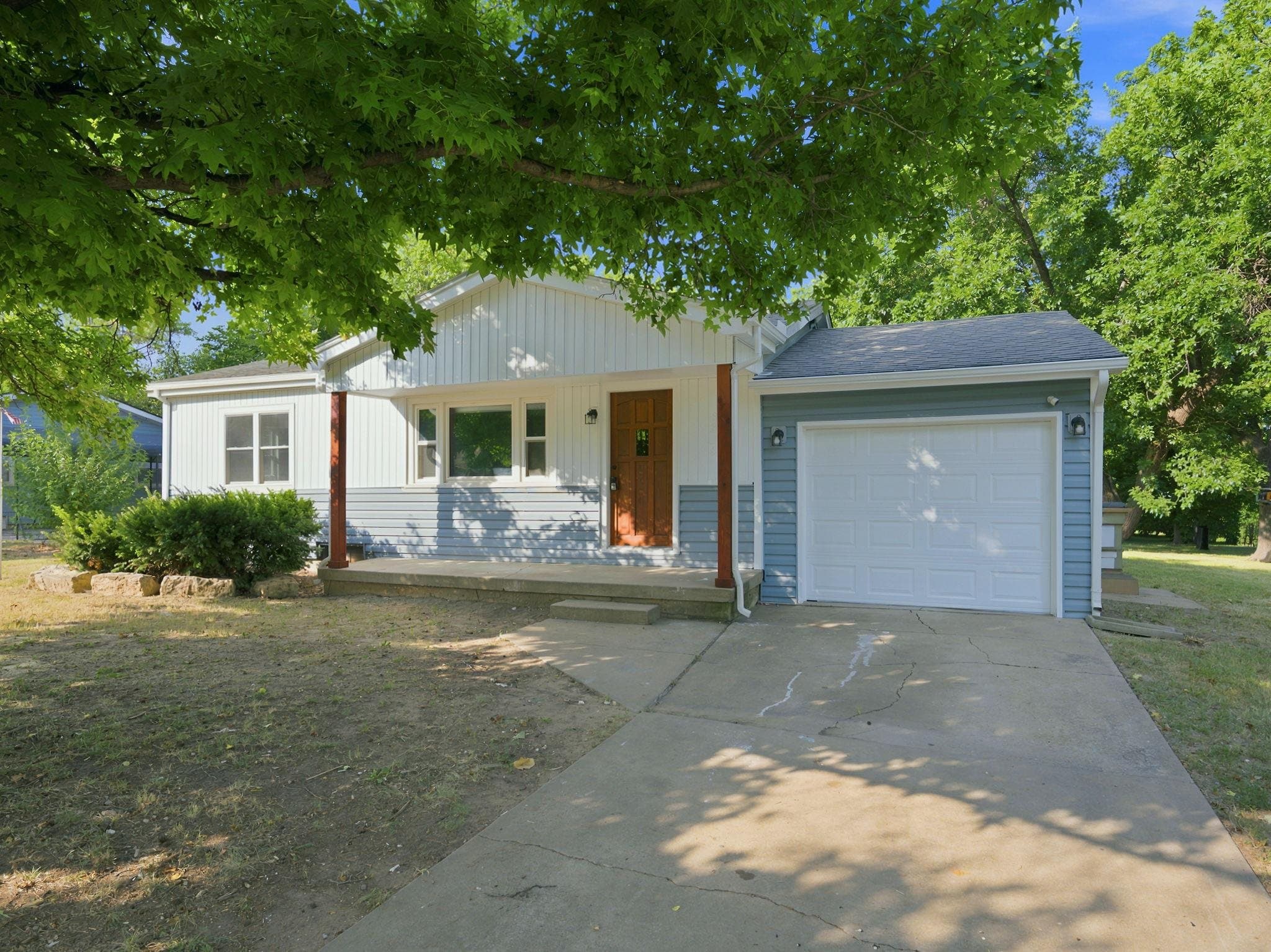 6639 N Kerman Dr