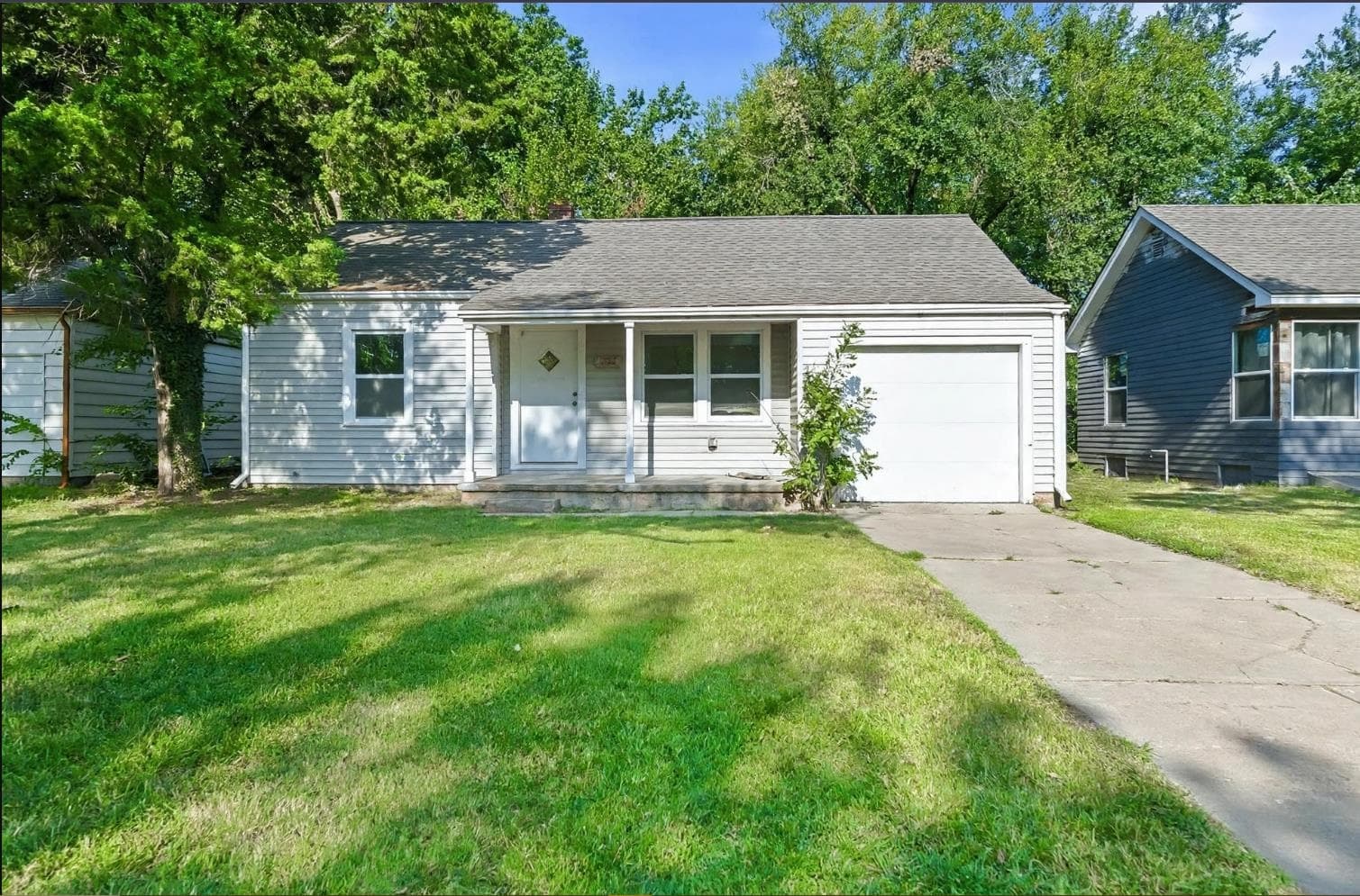 1127 S Minnesota