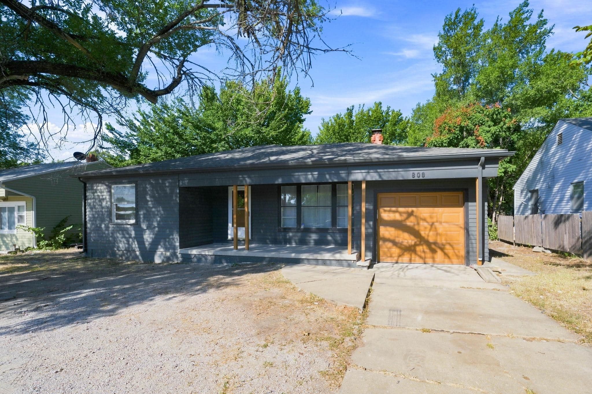 809 N Oliver Ave
