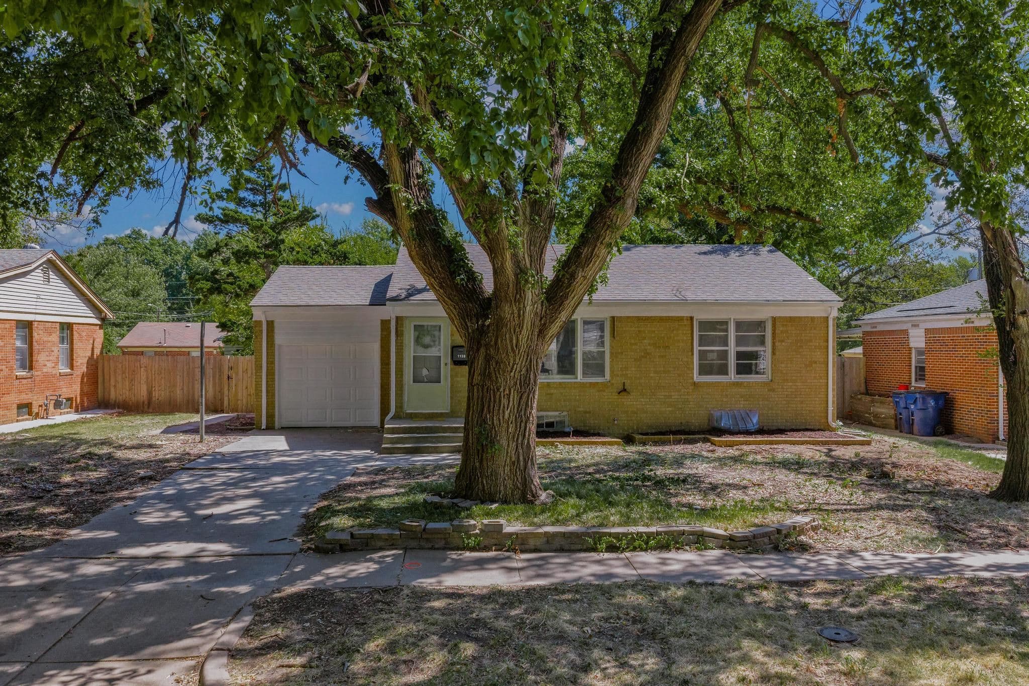 1138 S Waverly