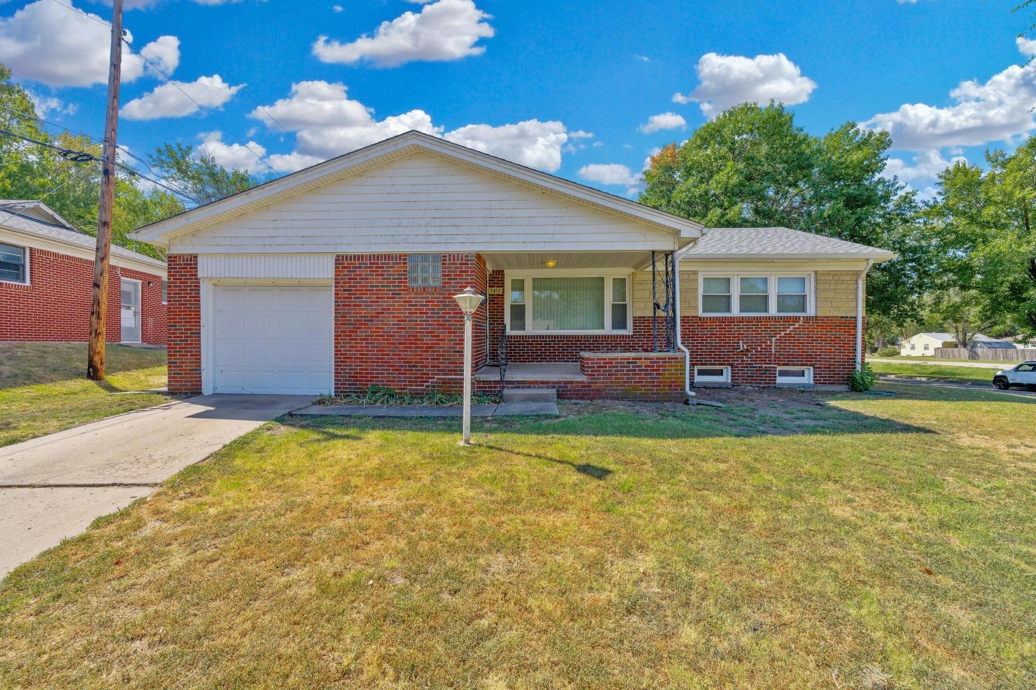 7417 E lincoln