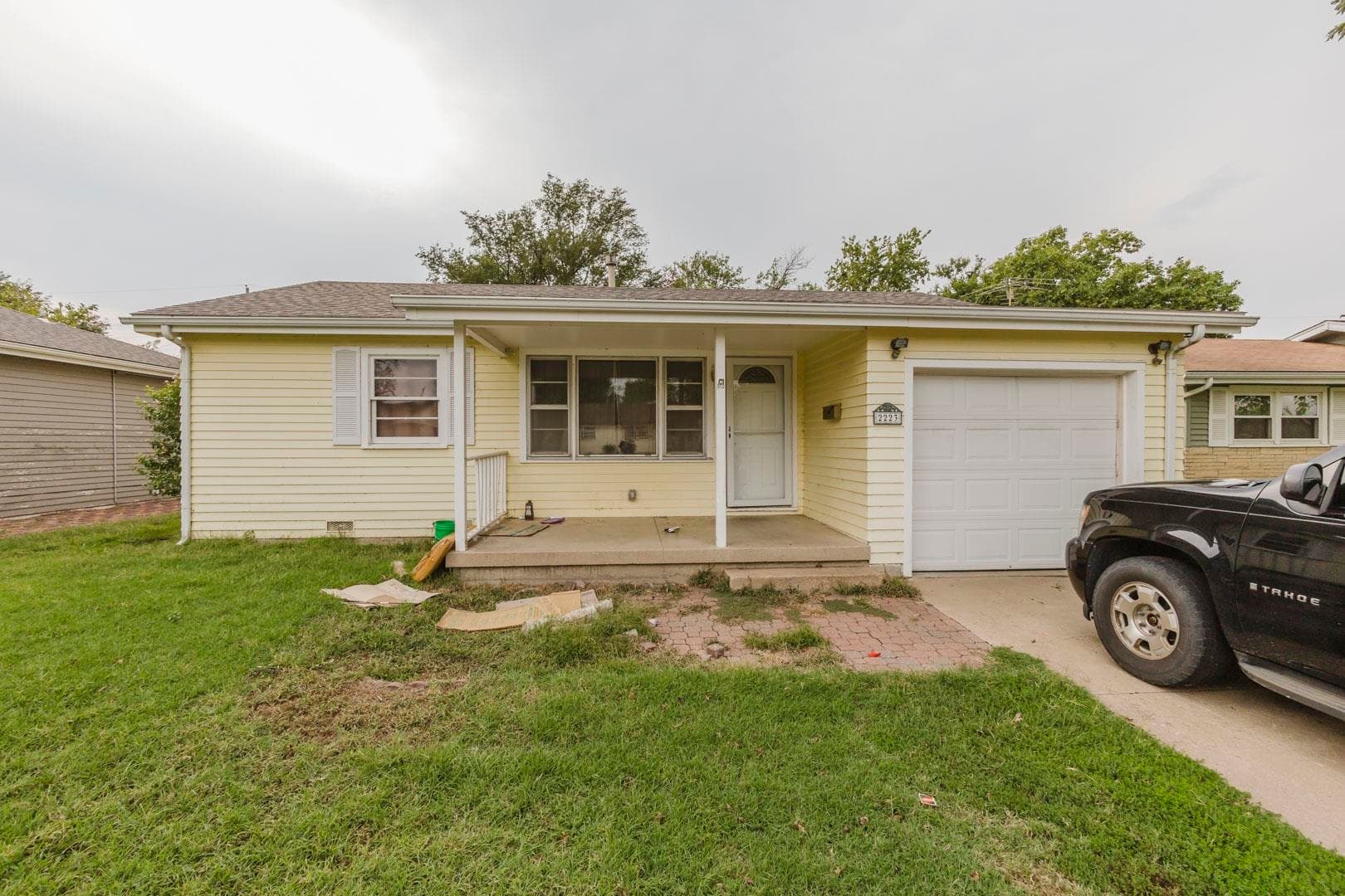 2223 S Walnut